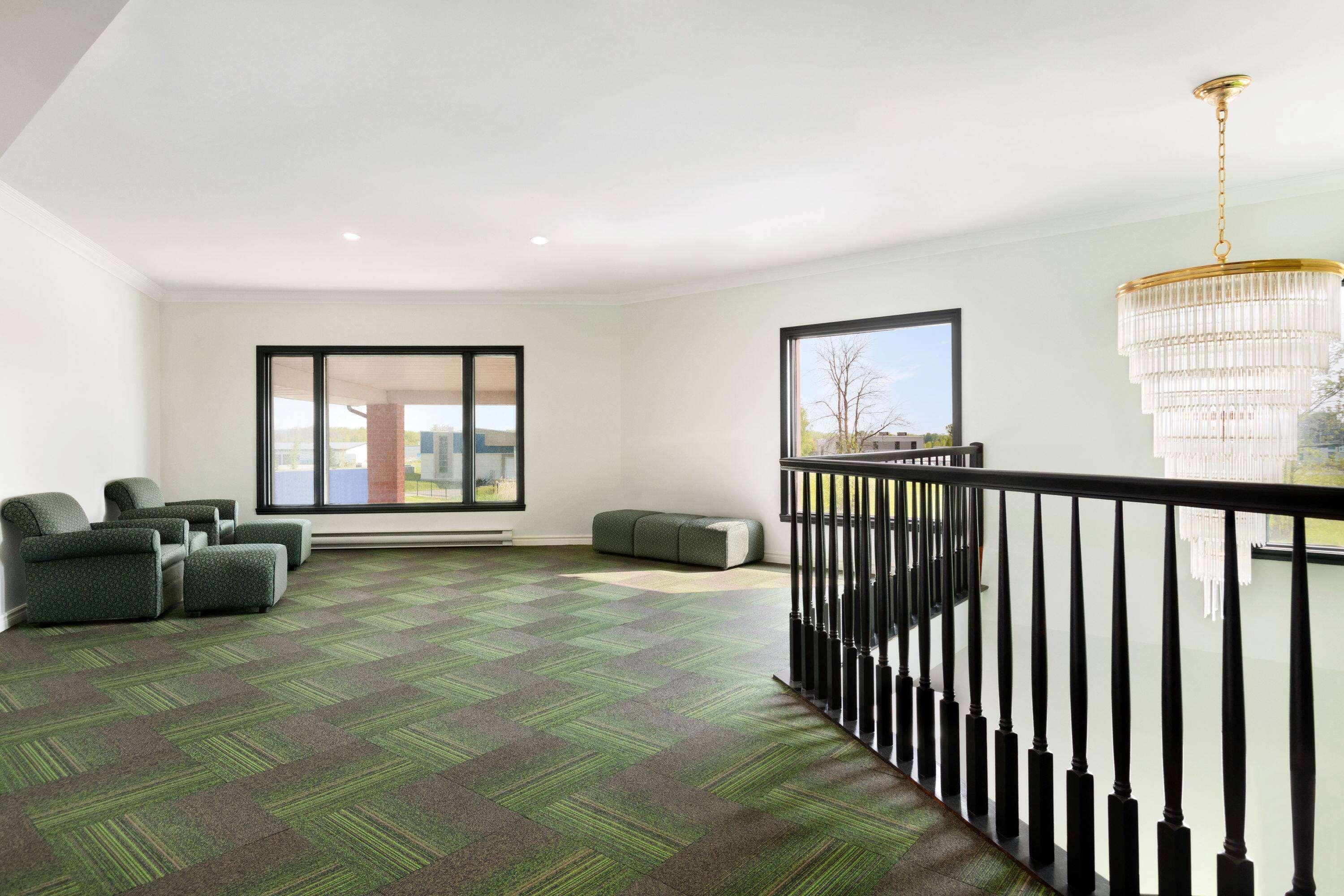 Travelodge By Wyndham Rigaud Bagian luar foto